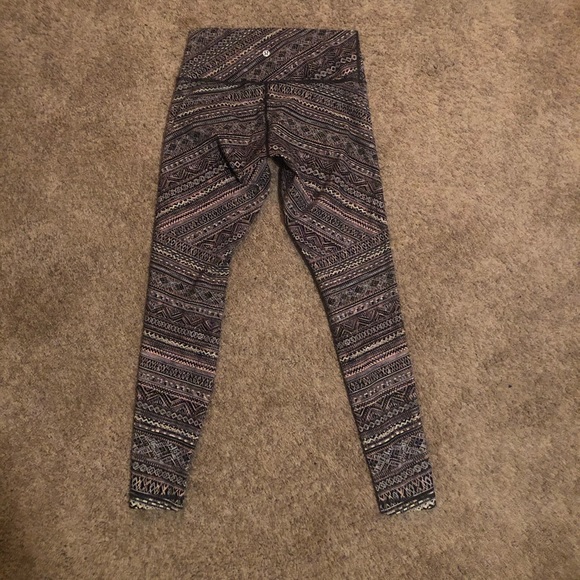 SOLD // Lululemon Wunder Under Leggings - Picture 5 of 6